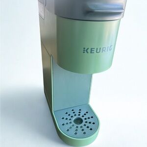 Dark Green Mini Keurig Coffee Maker + Assorted Coffee Pods – Gently Used